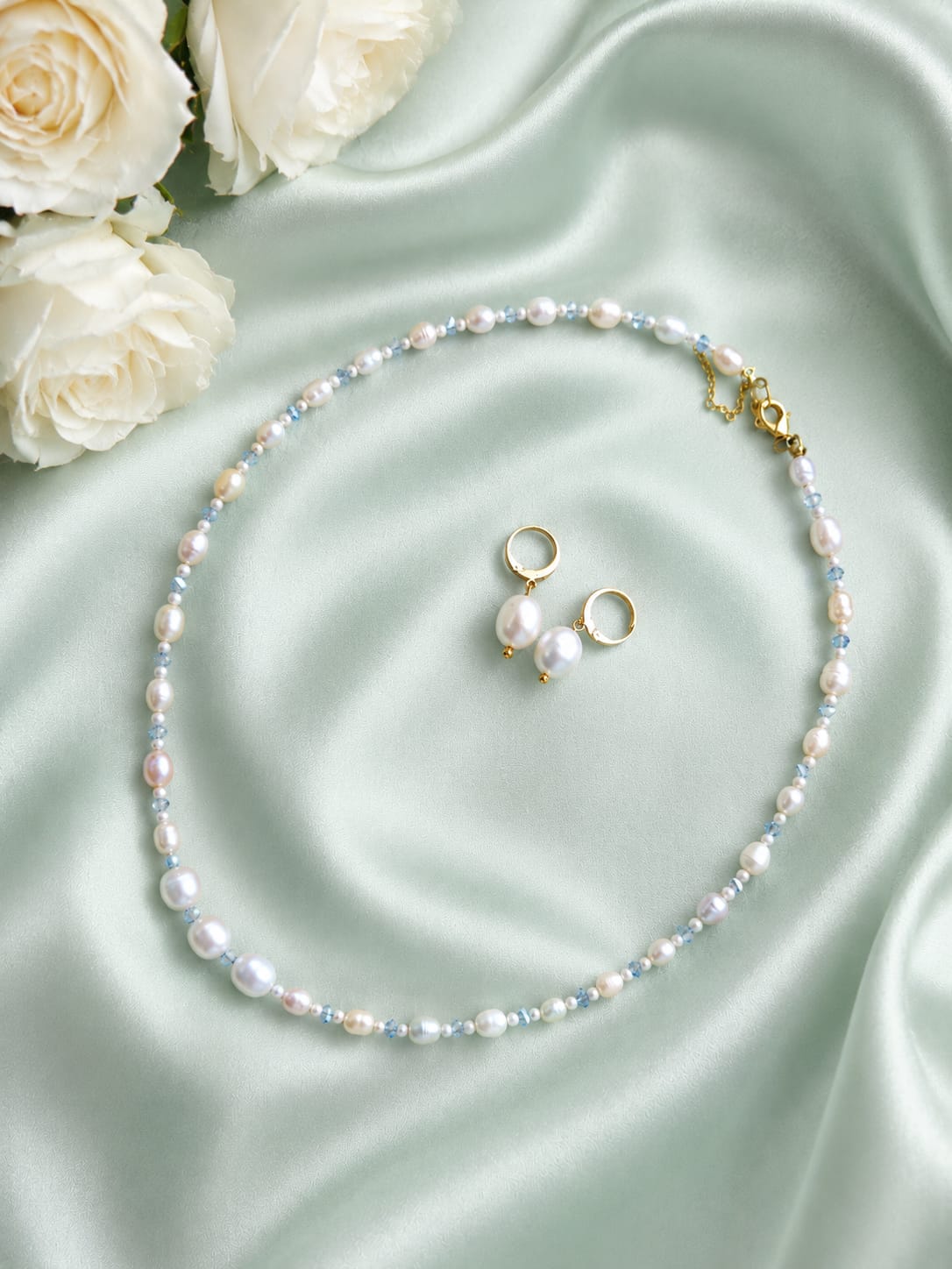 Blue pearl neckpiece