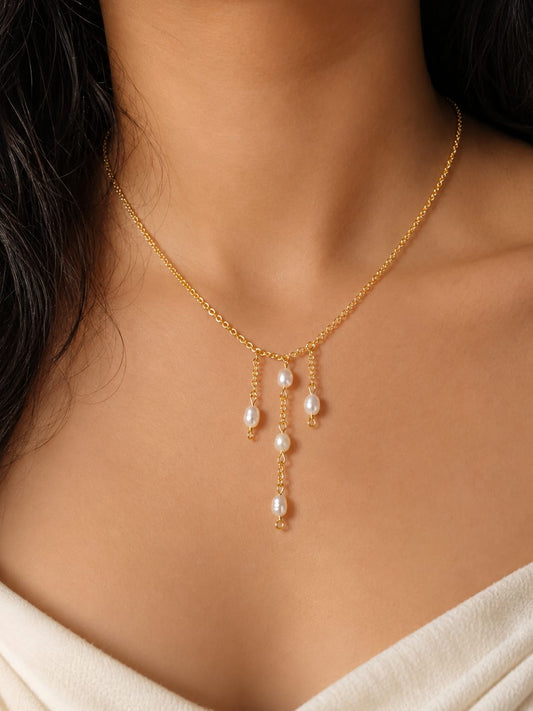 trio pearl drop chain