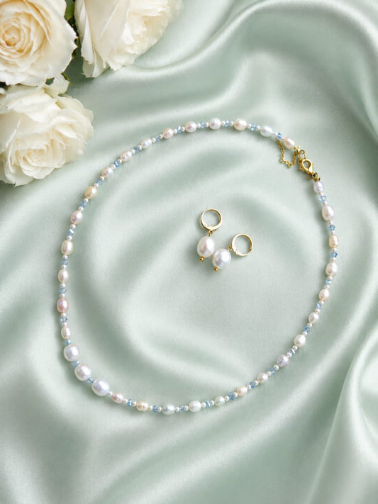 Blue pearl neckpiece